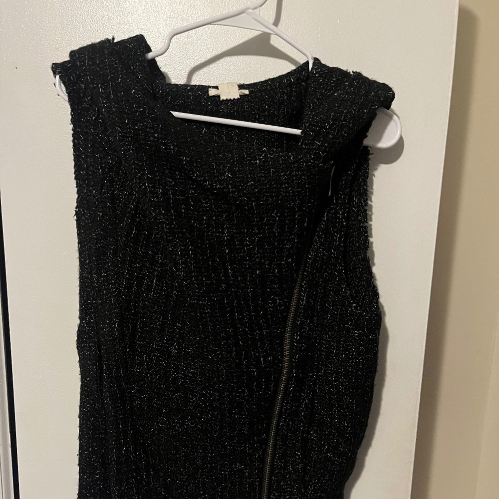 Knitted hooded sweater vest